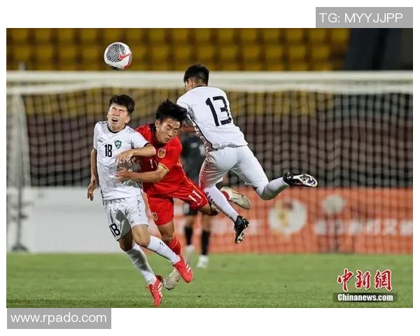 中国足球迎战乌兹别克斯坦力争胜利展现实力与风采